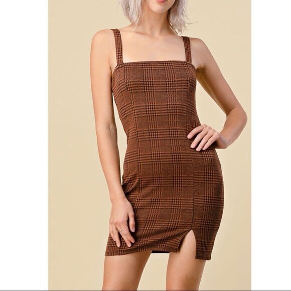 MINI FRONT SLIT PINAFORE DRESS - Picture 1 of 4